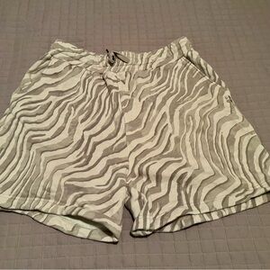 Sweaty Betty Gray and Cream Patterned Shorts